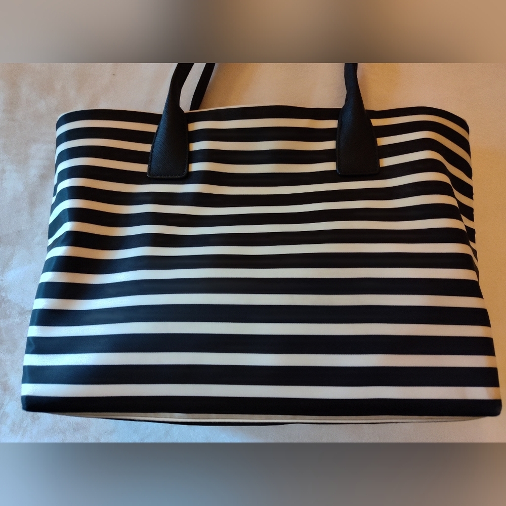 Kate Spade StoryBook Lining Stripe Tote Black White One Corner Rub EUC - Picture 9 of 14